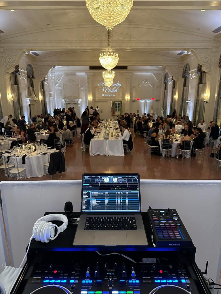 Shreeraj Entertainment - DJ Aashish Patel - Professional DJ Service
